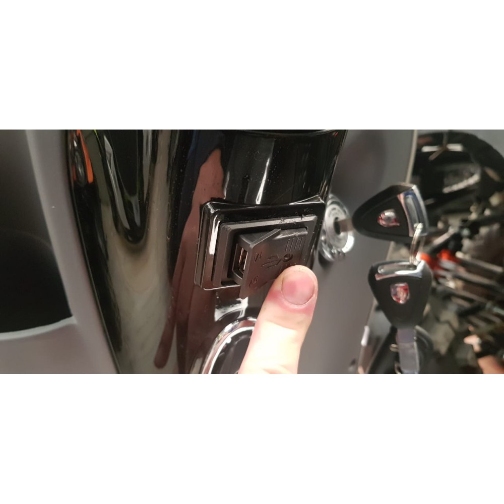 Электроскутер FST Classic 1000W 72V с АКБ 30FAh 1 Электроскутер FST Classic 1000W 72V с АКБ 30FAh 1